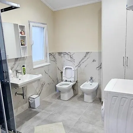 Koman_lakeview_apartments *